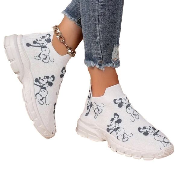 Steamboat Willie Mickey Mouse White Shoes Slip on Ultra Lightweight Size 36 NEW - Picture 11 of 12